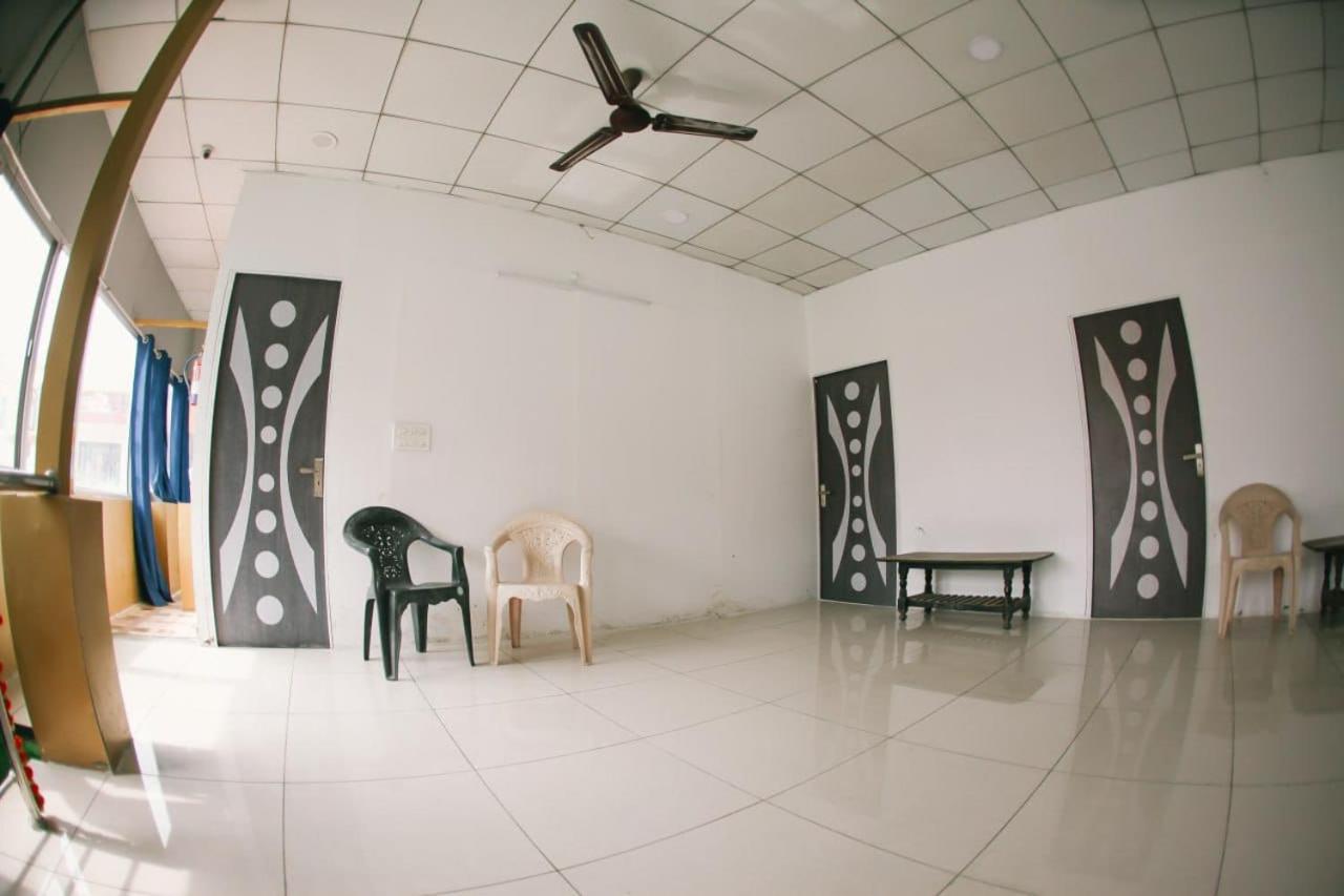 Maa Vaibhav Laxmi Guest House ริชิเคช ภายนอก รูปภาพ