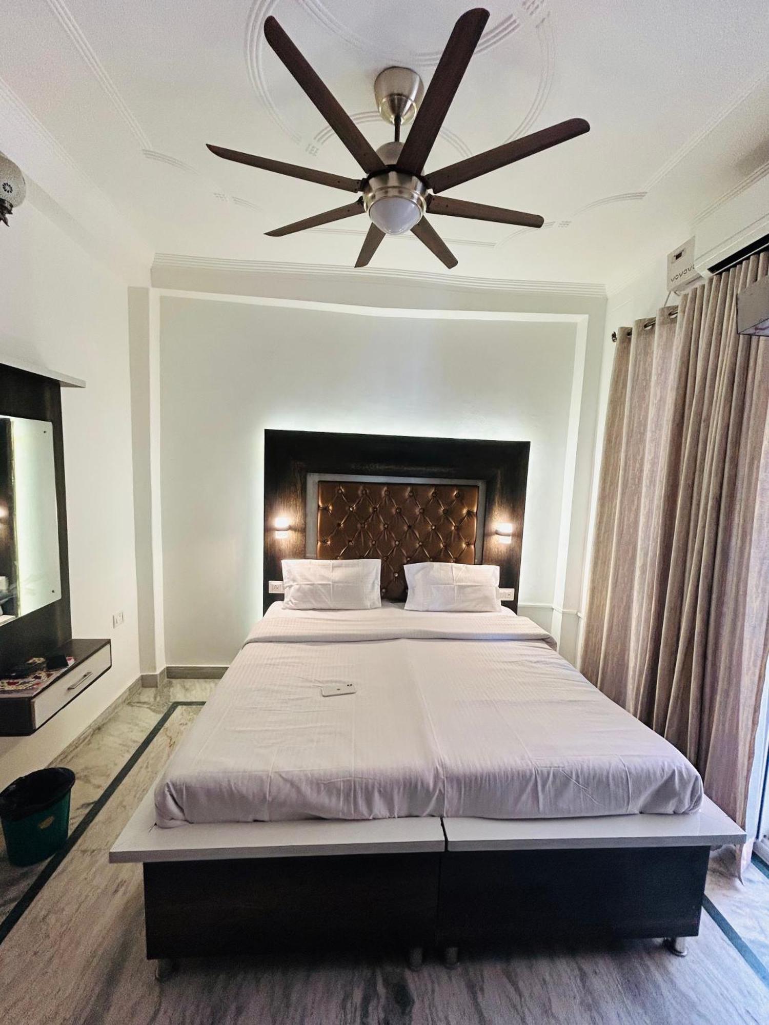 Maa Vaibhav Laxmi Guest House ริชิเคช ภายนอก รูปภาพ